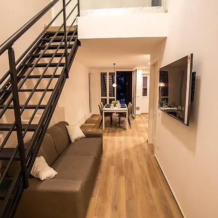 Elegante Due Livelli San Siro Stadium Apartment *